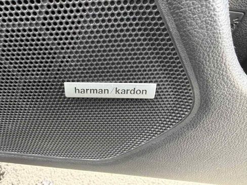 Used 2018 Subaru Outback 3.6R Limited image 22