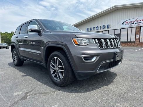 Used 2018 Jeep Grand Cherokee Limited AWD/4WD image 2