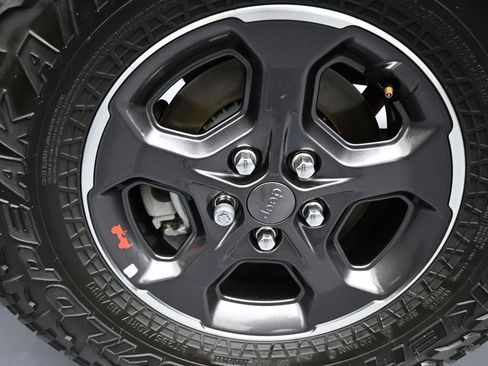 Used 2023 Jeep Gladiator Rubicon w/ LED Lighting Group image 41