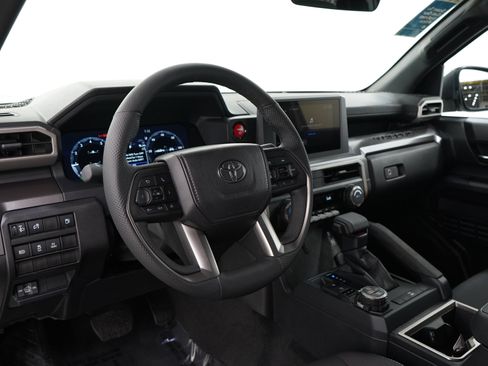 Used 2026 Toyota Tacoma TRD Off-Road AWD/4WD image 25