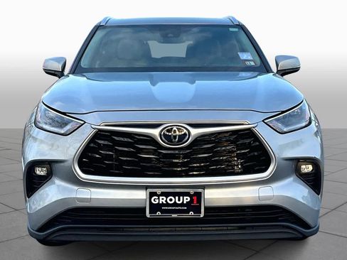 Used 2021 Toyota Highlander XLE image 4