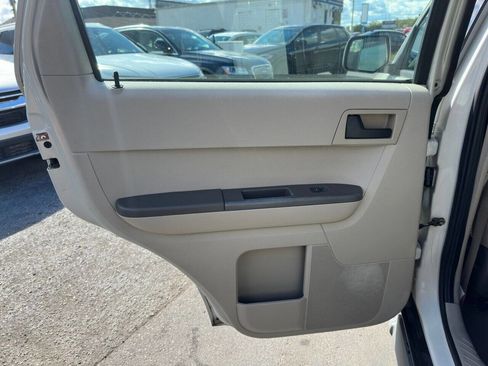 Used 2010 Ford Escape XLT image 16