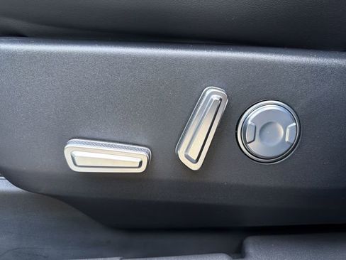 New 2026 Lincoln Nautilus Reserve w/ Jet Appearance Package image 12