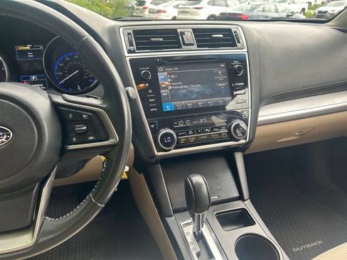 Used 2018 Subaru Outback 2.5i Premium AWD/4WD image 15