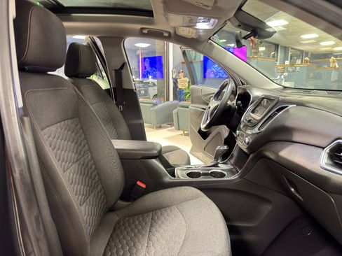 Used 2020 Chevrolet Equinox LT image 24