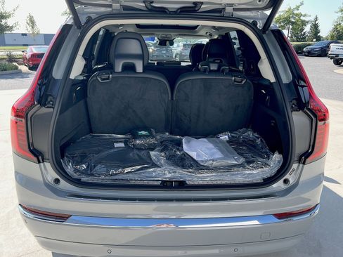 New 2026 Volvo XC90 B6 Plus w/ Protection Package Premier image 27