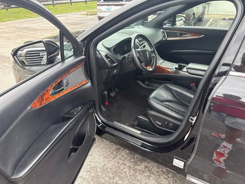 Used 2019 Lincoln Nautilus Select FWD image 5