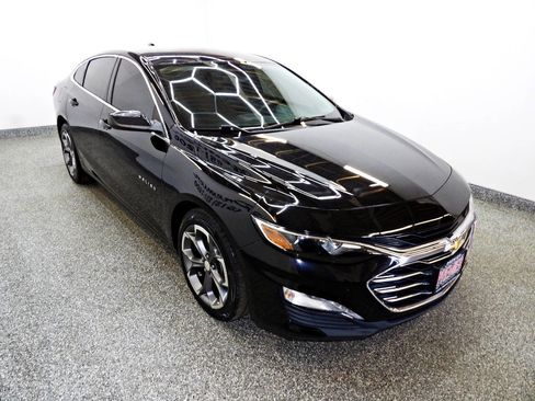 Used 2020 Chevrolet Malibu LT image 3