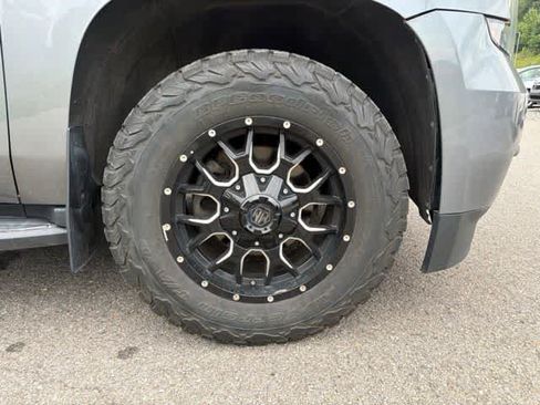 Used 2018 Chevrolet Tahoe LT w/ Luxury Package AWD/4WD image 5