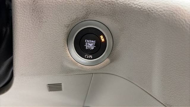 Used 2017 Chrysler Pacifica Limited w/ UConnect Theater Package FWD image 20