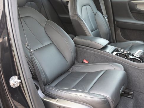 Used 2023 Volvo XC40 B5 Ultimate w/ Climate Package AWD/4WD image 33