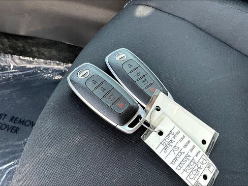 Used 2024 Nissan Sentra SV FWD image 37