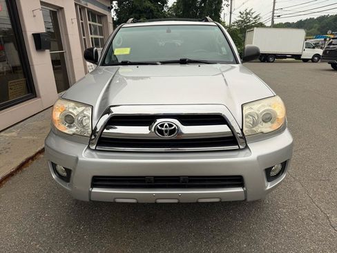 Used 2006 Toyota 4Runner SR5 AWD/4WD image 6