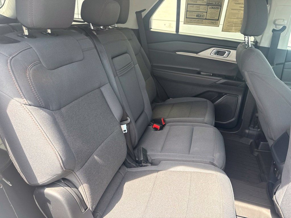 Certified 2026 Ford Explorer Active RWD image 25