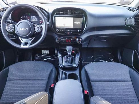 Certified 2022 Kia Soul S image 11