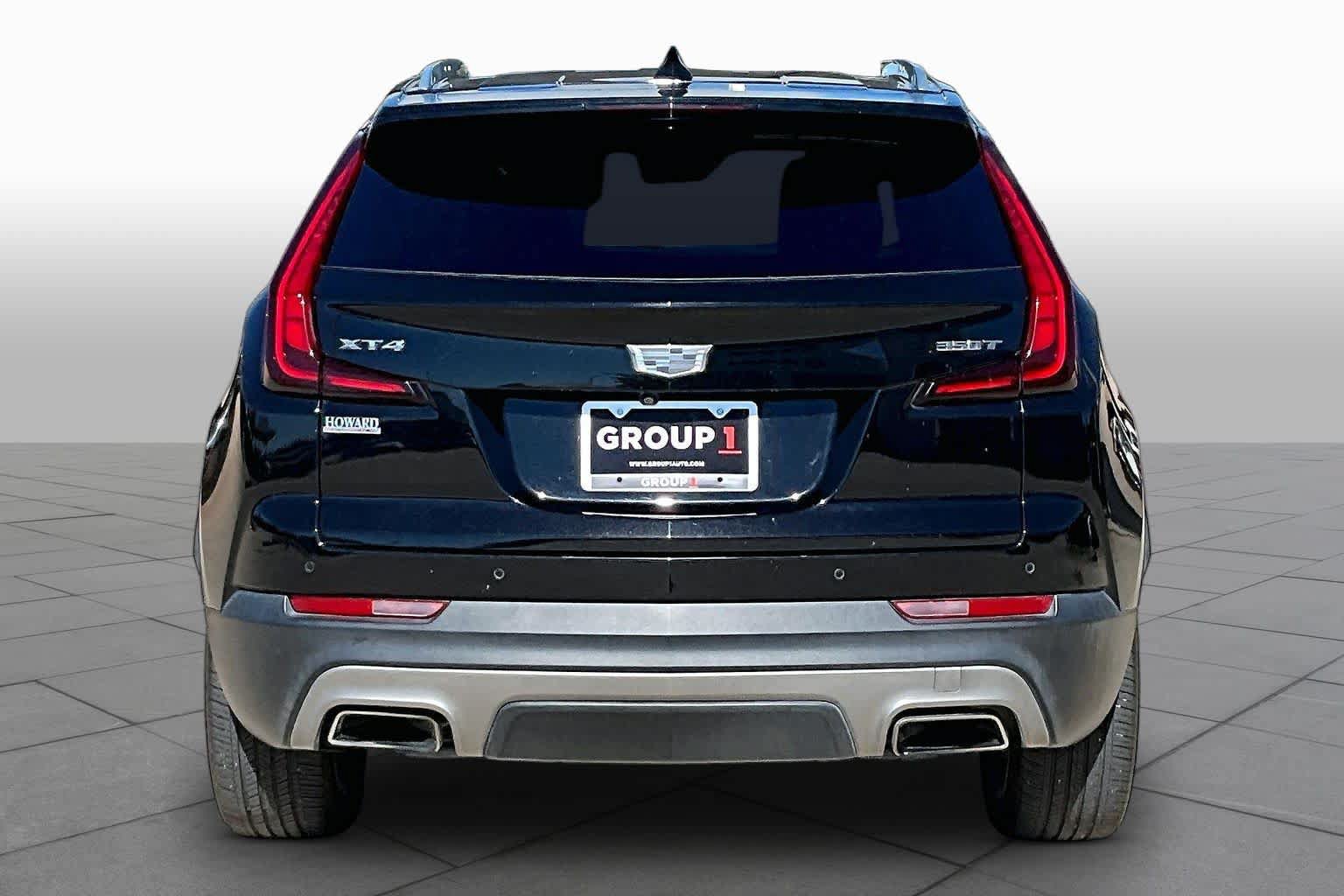 Used 2022 Cadillac XT4 Premium Luxury w/ LPO, ONYX Package FWD image 4