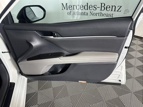 Used 2023 Toyota Camry XSE FWD image 14