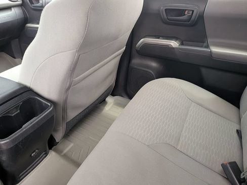 Used 2018 Toyota Tacoma SR5 RWD image 32