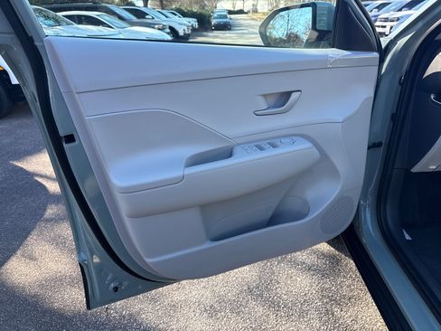 New 2026 Hyundai Kona SE image 10