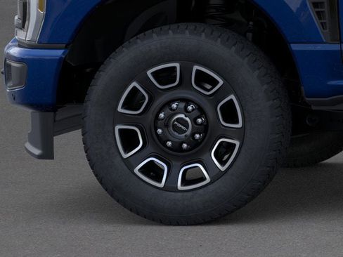 New 2026 Ford F250 Platinum w/ FX4 Off-Road Package image 19