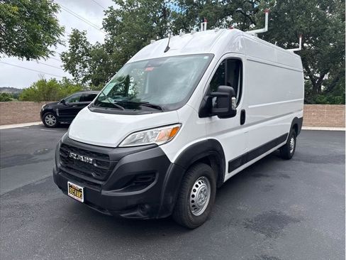 Used 2024 RAM ProMaster 2500 FWD image 3