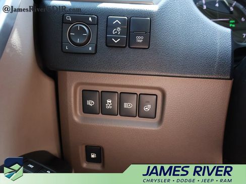 Used 2023 Lexus GX 460 Premium w/ Premium Package AWD/4WD image 31