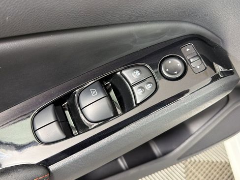 Used 2024 Nissan Altima 2.5 SR FWD image 21