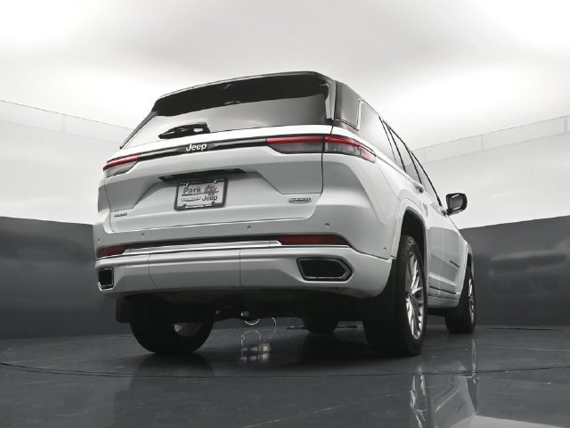 Used 2023 Jeep Grand Cherokee Summit w/ Adv Protech Group IV AWD/4WD image 23