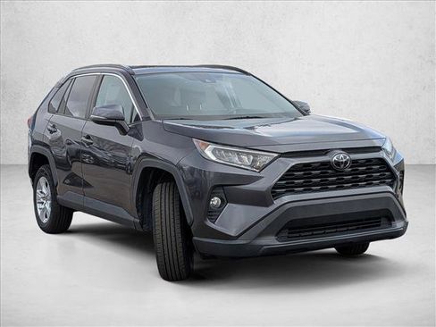 Used 2019 Toyota RAV4 XLE image 3