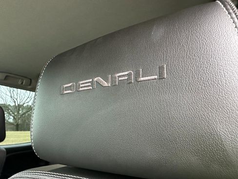 Used 2019 GMC Sierra 3500 Denali w/ Duramax Plus Package image 15