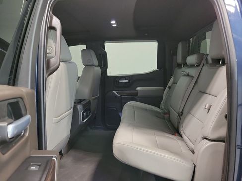 Used 2022 GMC Sierra 1500 SLT AWD/4WD image 32