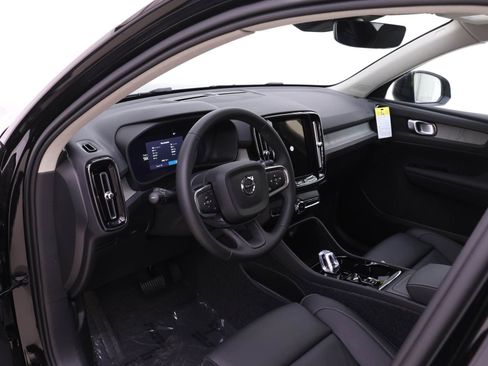 New 2026 Volvo XC40 B5 Plus w/ Protection Package Premier image 7