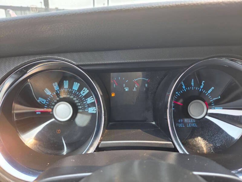 Used 2011 Ford Mustang Coupe w/ 101A Rapid Spec Order Code RWD image 8