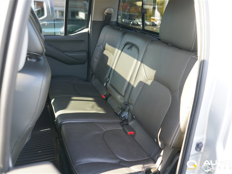 Used 2017 Nissan Frontier PRO-4X AWD/4WD image 27