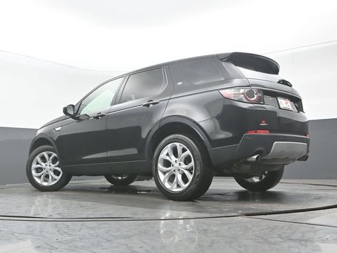 Used 2018 Land Rover Discovery Sport HSE image 32