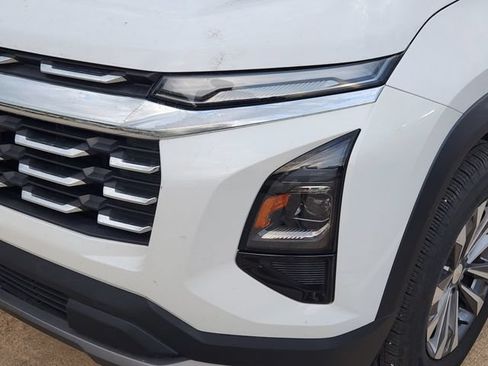 Used 2026 Chevrolet Equinox LT FWD image 8