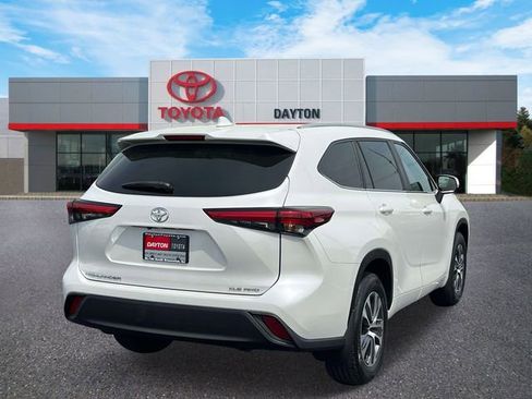 Used 2023 Toyota Highlander XLE AWD/4WD image 5