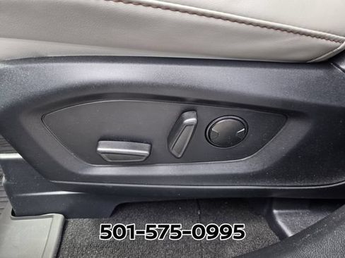 Used 2025 Ford Explorer Active w/ Active Comfort Package RWD image 19
