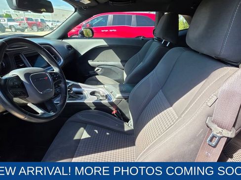 Used 2019 Dodge Challenger SXT image 8
