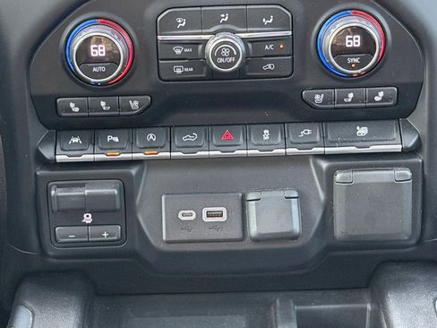 Used 2020 Chevrolet Silverado 1500 High Country image 21