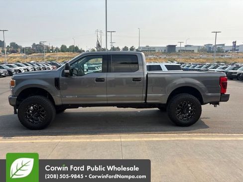 Used 2022 Ford F250 XLT w/ Black Appearance Package AWD/4WD image 3