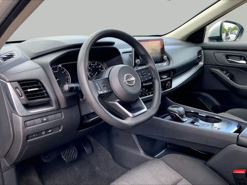 Used 2024 Nissan Rogue SV FWD image 17