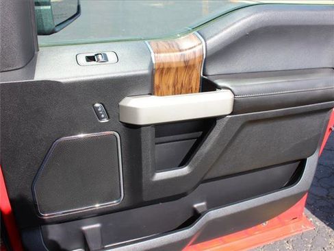 Used 2018 Ford F150 Lariat image 29