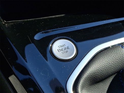 Certified 2024 Volkswagen Golf R 2.0T image 23