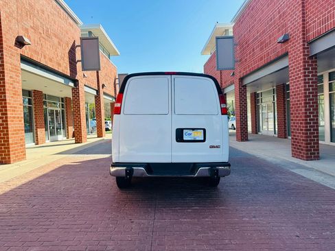 Used 2019 GMC Savana 2500 w/ Driver Convenience Package RWD image 4