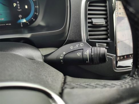 Certified 2023 Volvo XC90 B5 Core w/ Protection Package Premier image 17