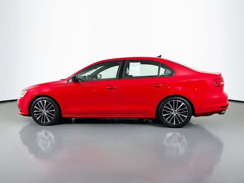 Used 2015 Volkswagen Jetta Sport image 4