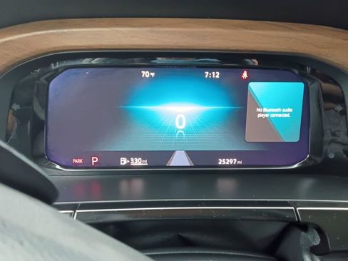 Used 2025 Volkswagen Atlas SE FWD image 2