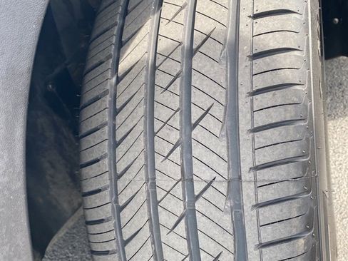 Used 2023 Volkswagen Atlas Cross Sport SE w/ Panoramic Sunroof Package image 43