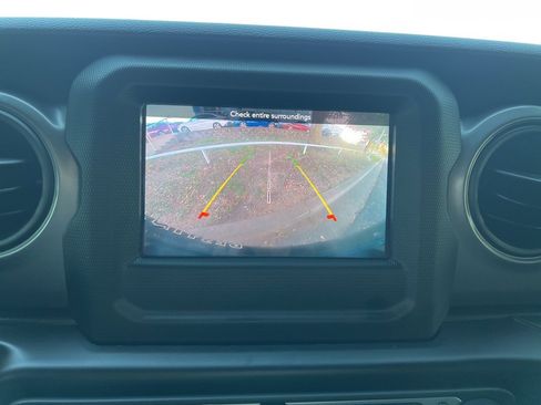 Used 2021 Jeep Wrangler Unlimited Sport image 29